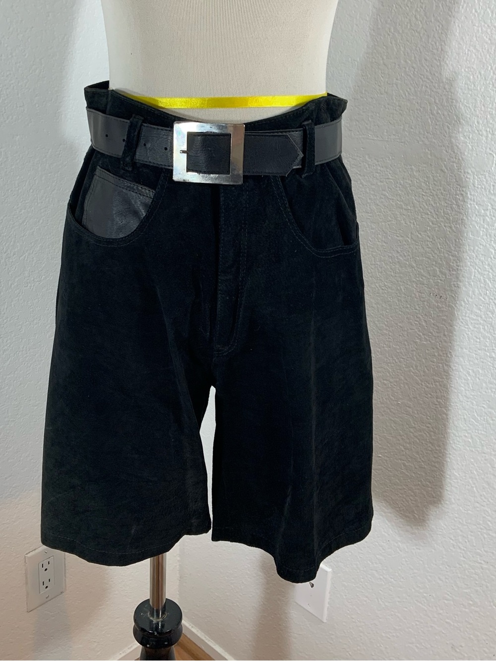 Jay Jacobs Women’s Classic Black Sueded Leather Long Shorts - Worn Once - EUC